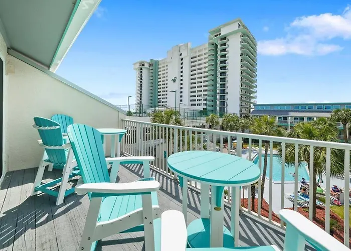 Cozy And Bright Condo On Private Section Of Beach With A Pool!